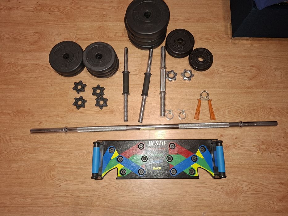 Zestaw do siłowni domowej – sztanga, hantle, obciążenia, akcesoria