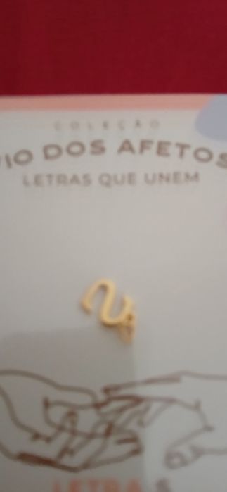 Letra S, da coleção Fio dos Afetos, nova