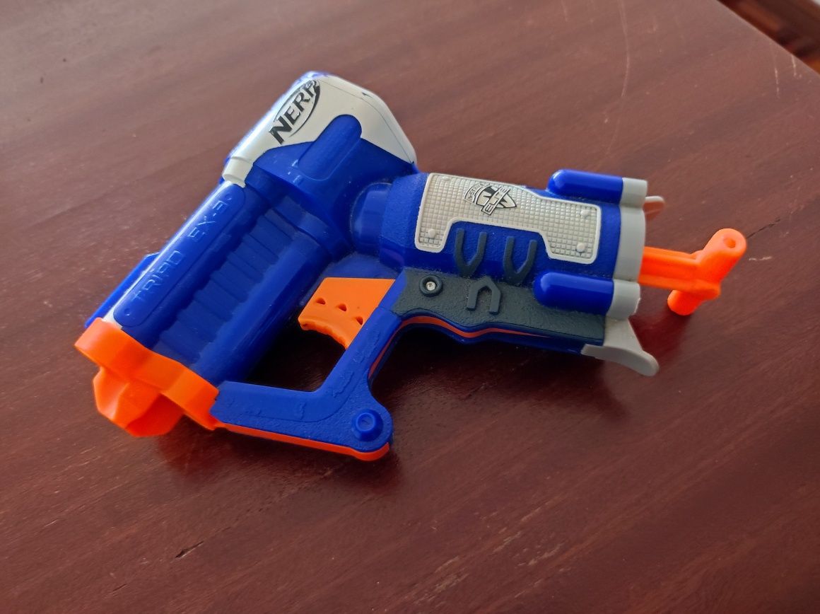 Nerf básica Azul