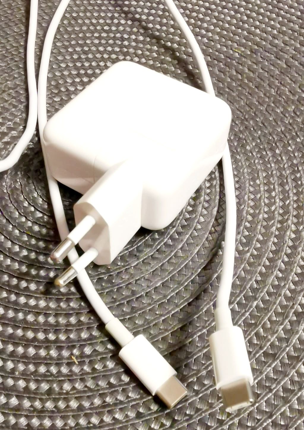 Apple - Zasilacz USB-C o mocy 30 W + Przewód USB-C do ładowania (2 m)