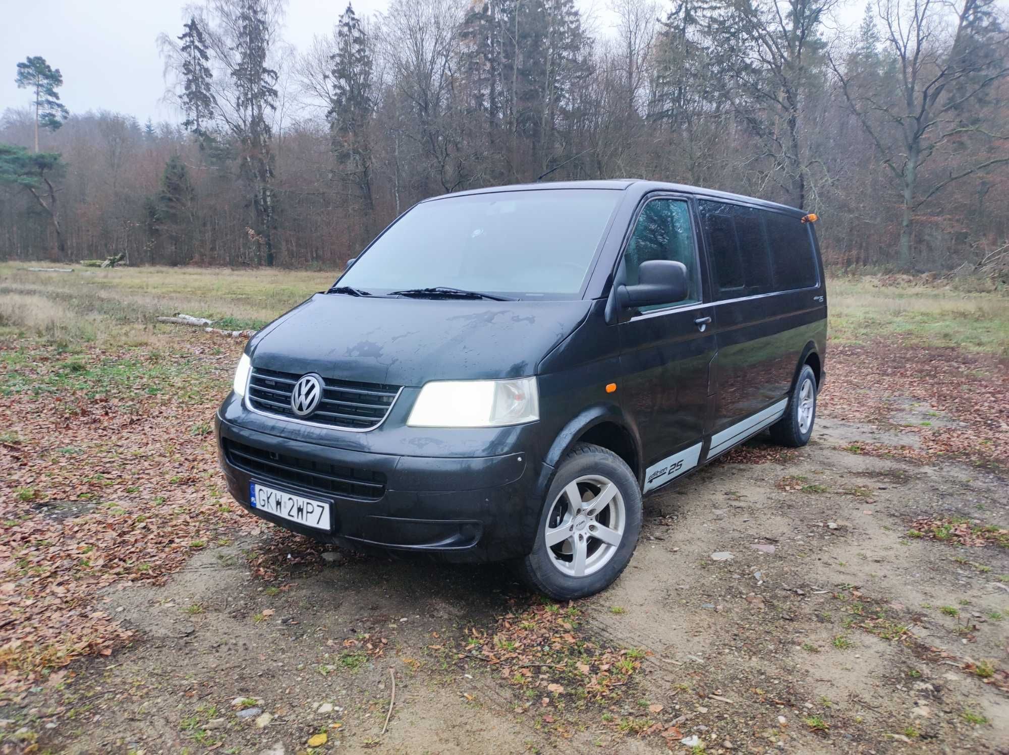 Wynajem wypozyczenie Przewóz osob busa VW Caravelle T5 Long 9 osób