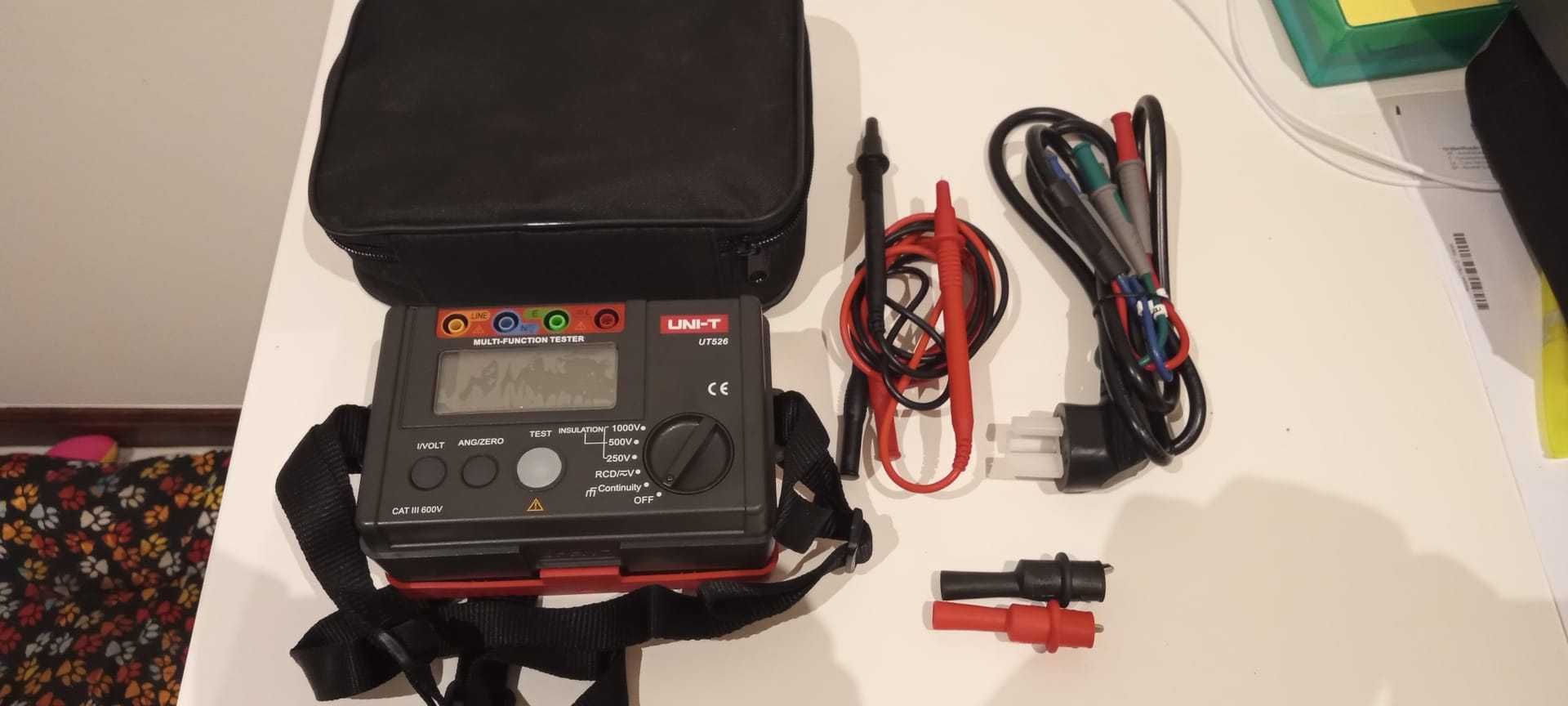 Medidor Multifunções para Eletricistas UT526 – UNI-T