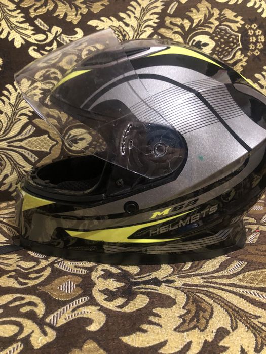 В продажі 4 шлеми самовивіз