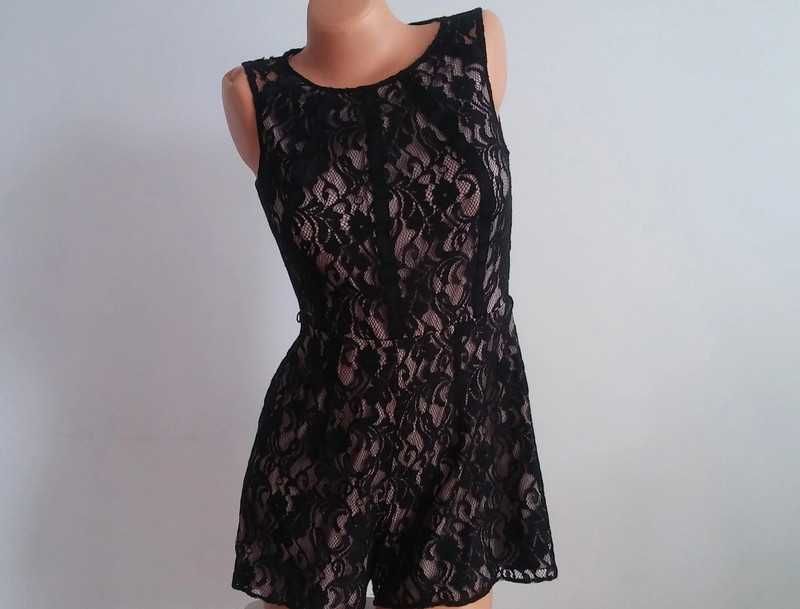 Zestaw ubrań damskich. Czarny rozmiar M