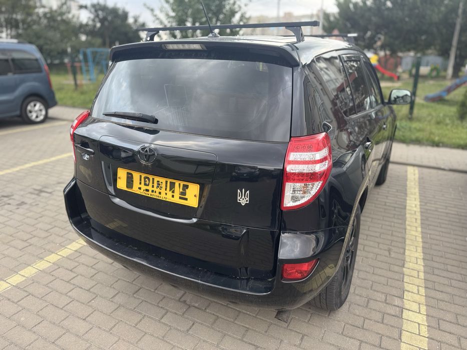 Toyota RAV4 2012 2.2 D 4*4 Англія, для військових