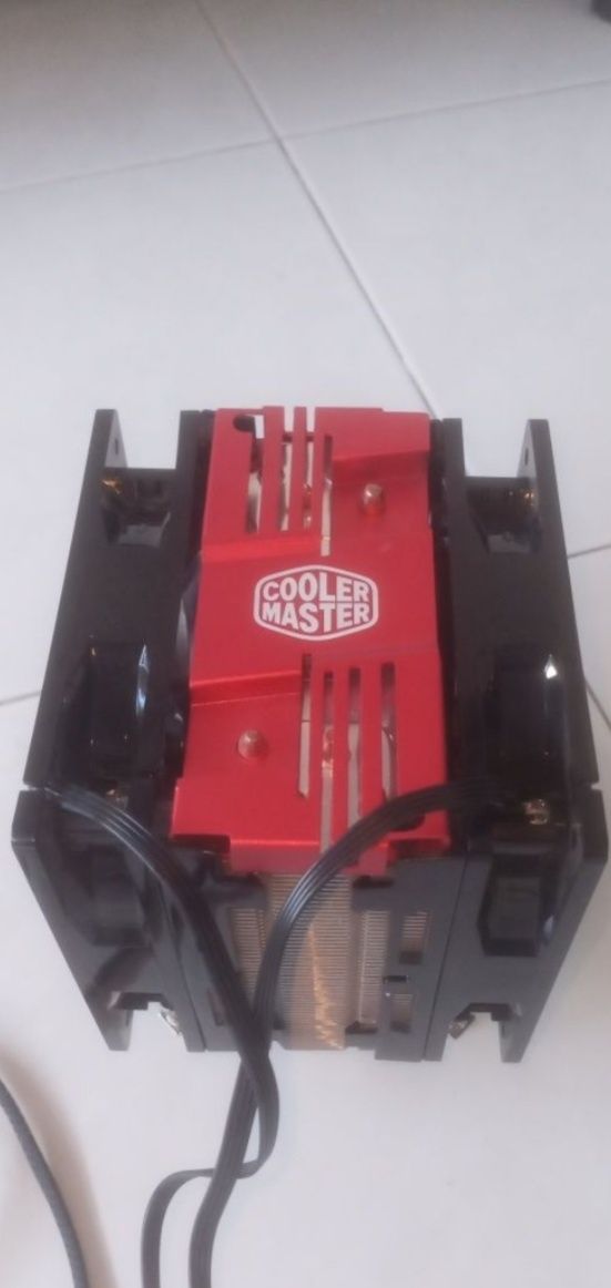 Cooler Master Hyper 212 LED 
Veio de um recheio de uma cas