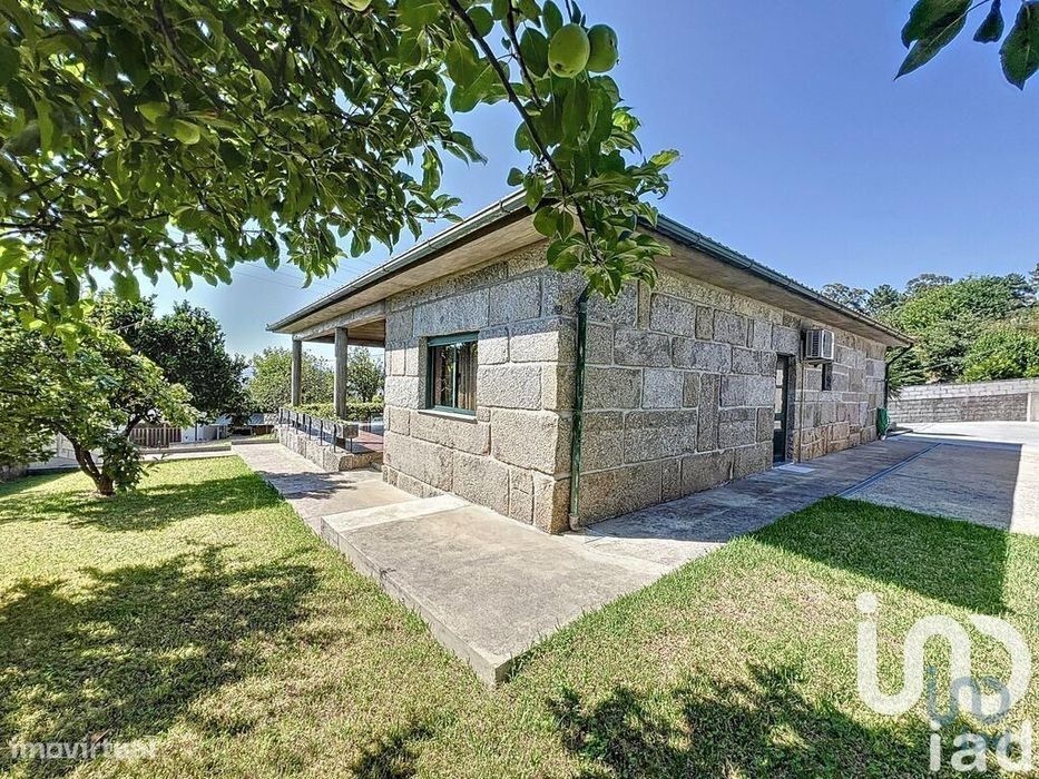 Moradia térrea T3 em Refontoura de 132 m2