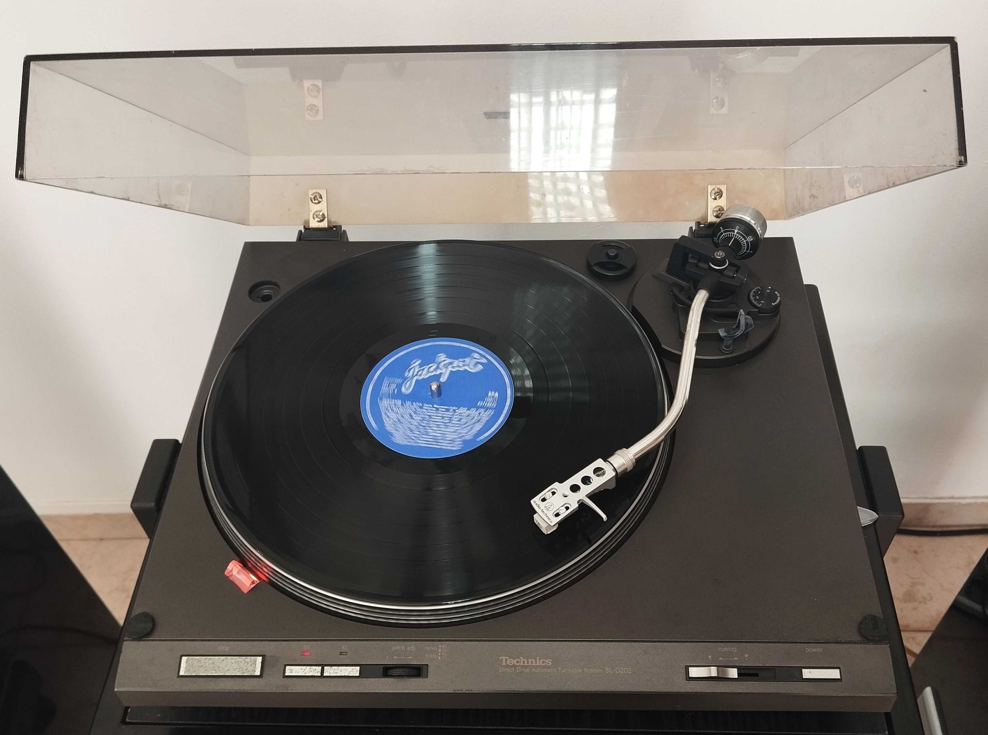 Gira discos Technics SL-D202