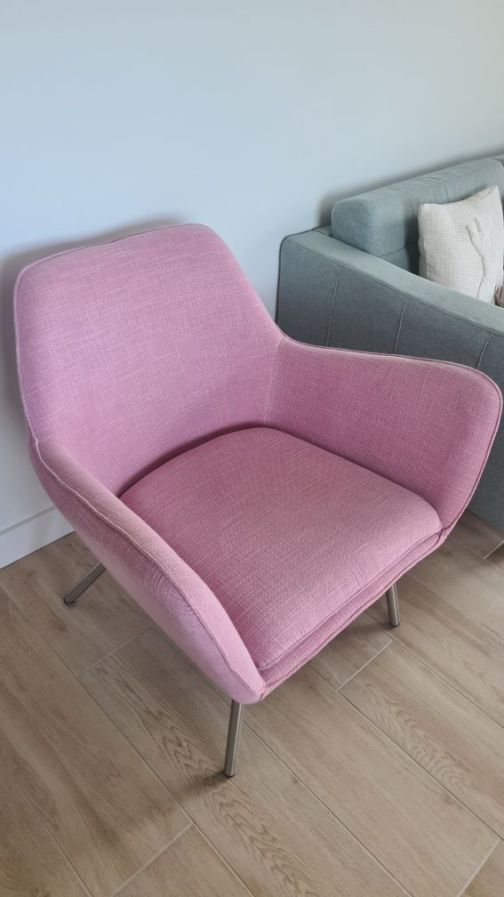 Fotel kolor różowy