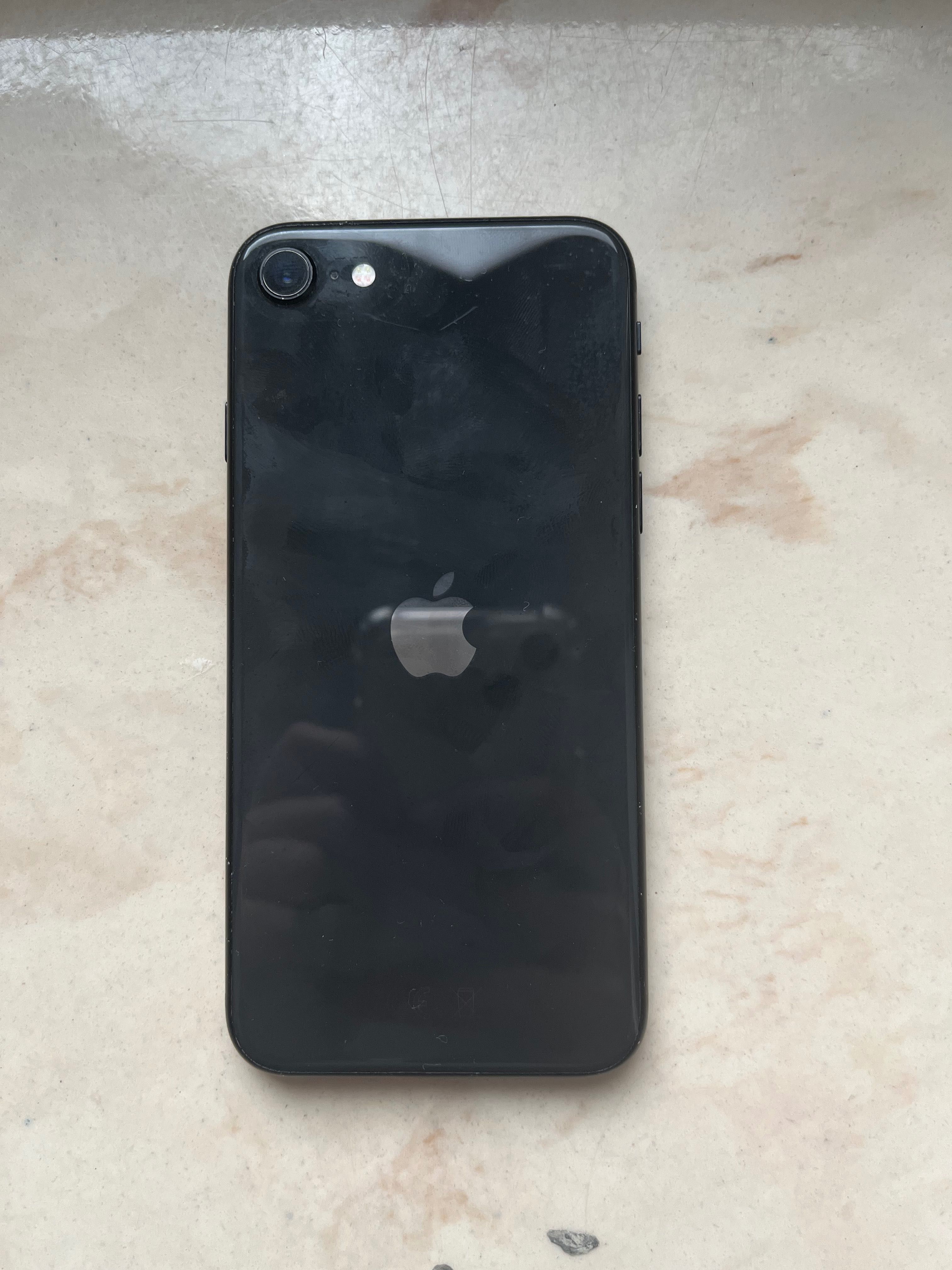 iPhone SE rocznik 2020