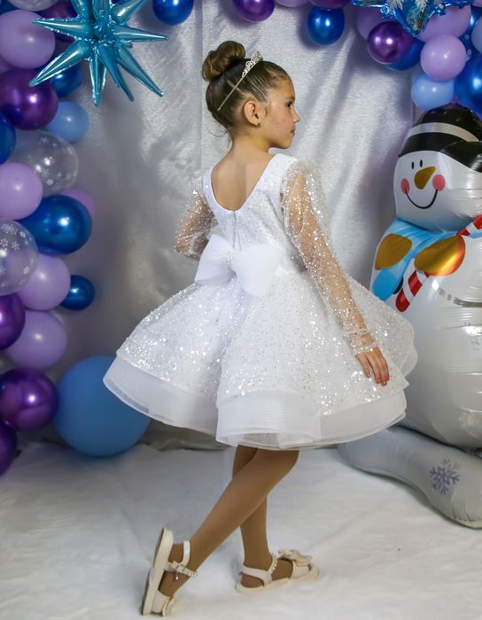 Біла святкова сукня 122