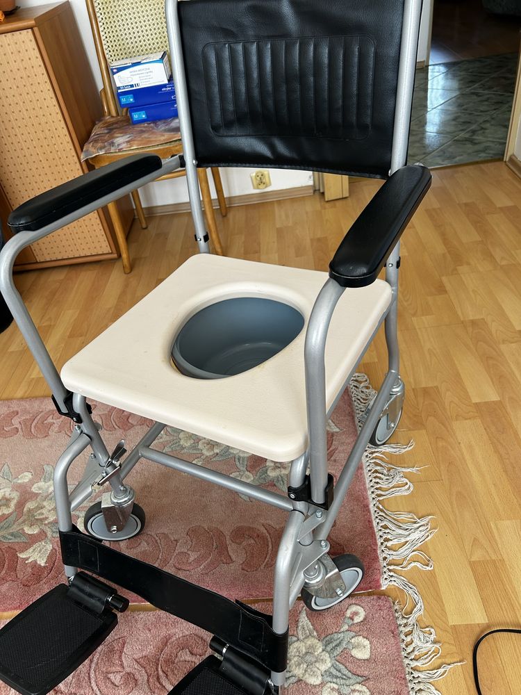 Wózek inwalidzki toaletowy + wiaderko - VITEA CARE VCW K2