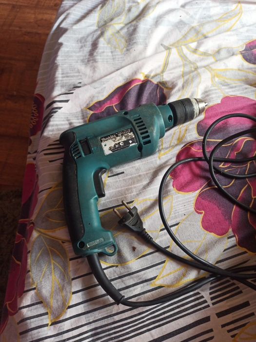 Шуруповерт - дрель Makita HP1621F
