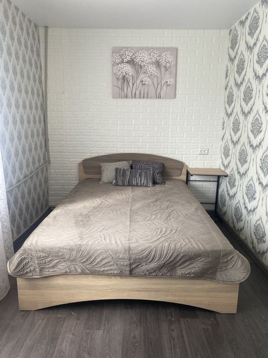 Сдаю в аренду по добово 2-кімнатну квартиру