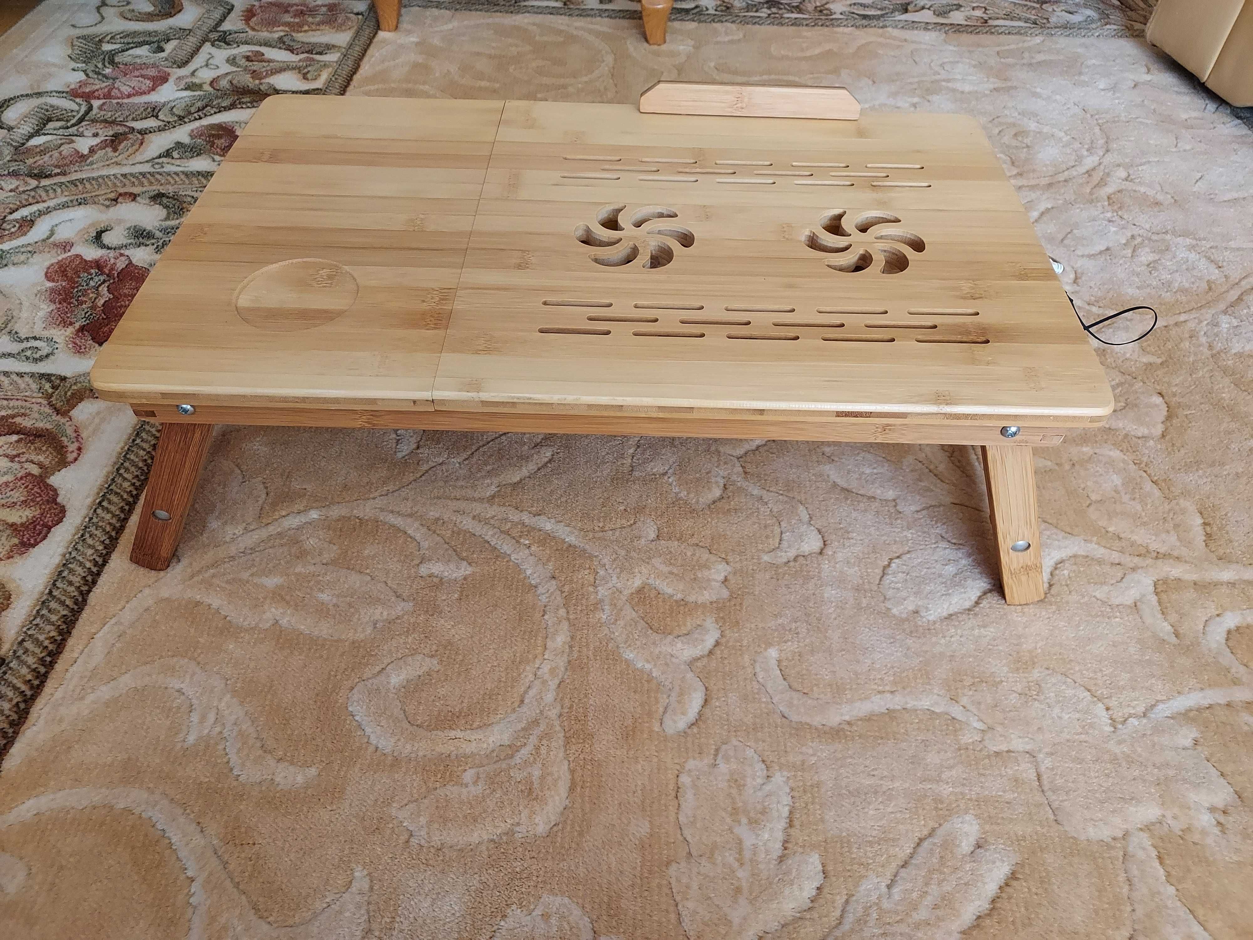 Mały stolik na laptop