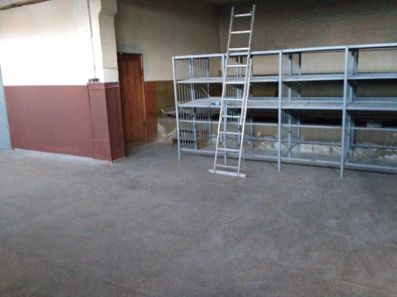 Продаж виробничо-офісного приміщення по вул. Сурікова 4