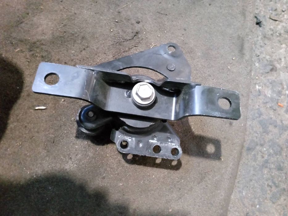 Ford C-max hybird подушка двигуна права, ліва.