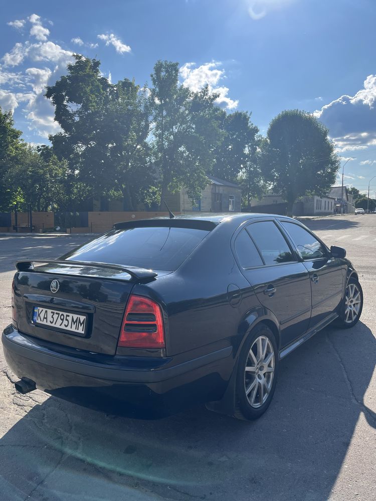 Продам автомобіль Skoda Octavia tour RS 220 к.с
