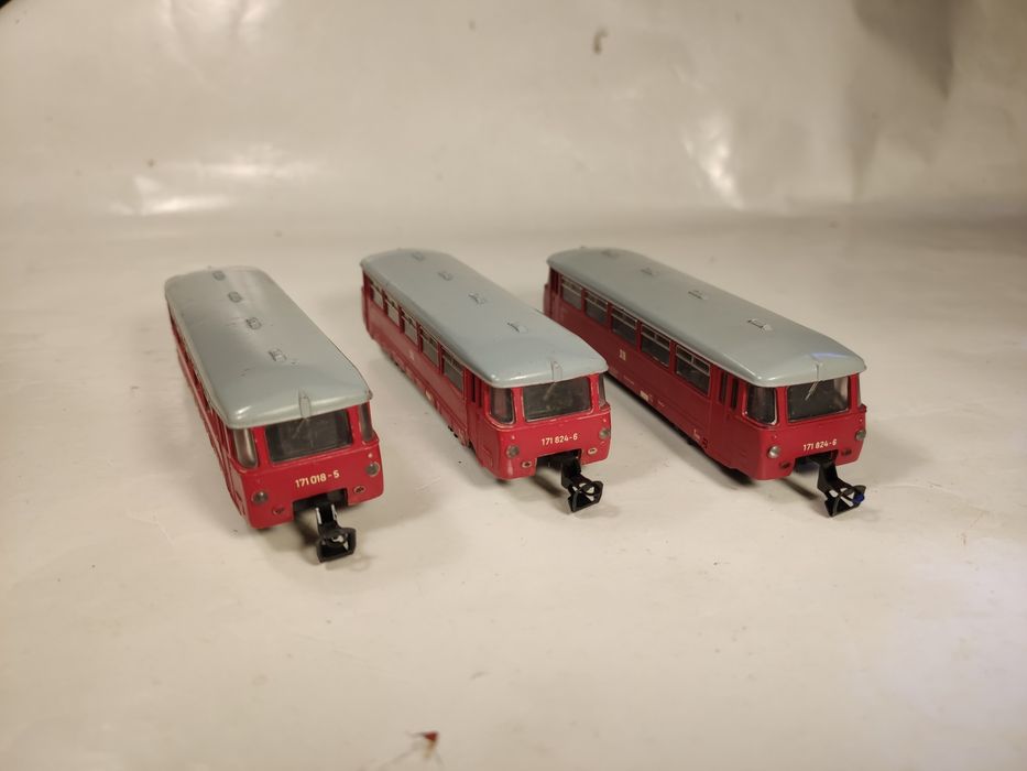 Zestaw wagonów z napędem - kolejka TT