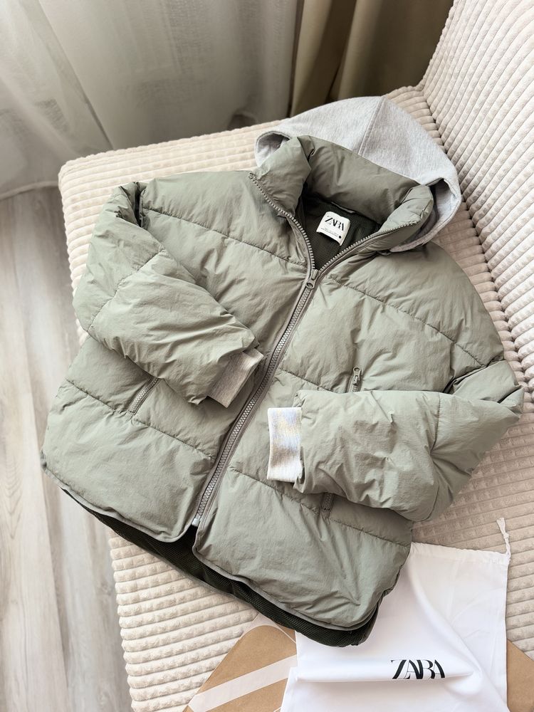 Куртка від Zara/куртка-пуффер S/36 mex.26 оливка