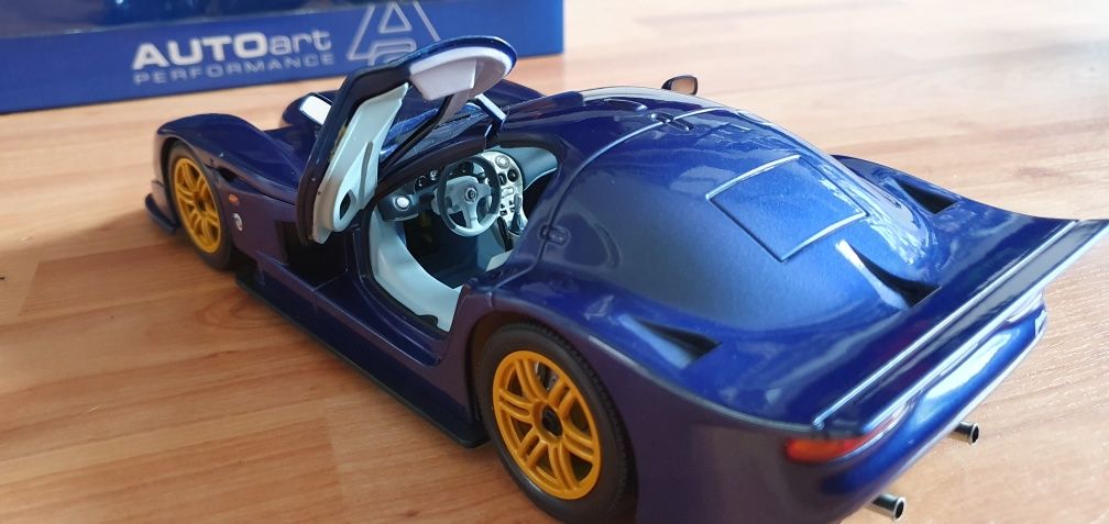 1:18 Autoart Panoz Esperante GTR-1