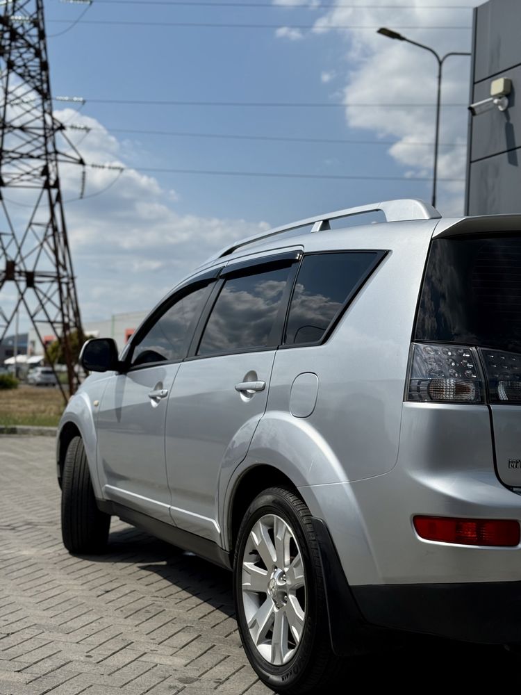 Mitsubishi Outlander 2.4 газ/бензин 4WD | 2008