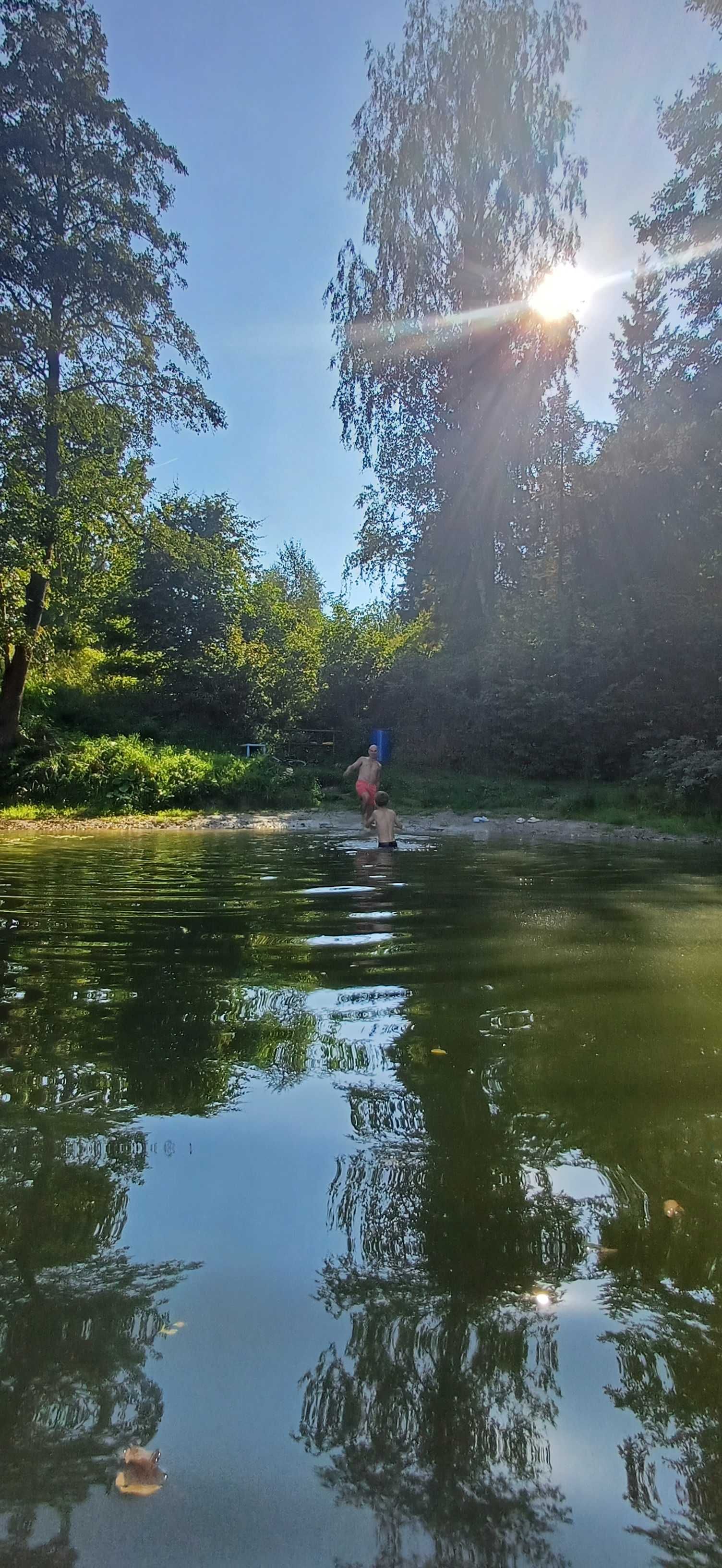 Domek na Kaszubach z balią/jacuzzi nad jeziorem bez sąsiadów.