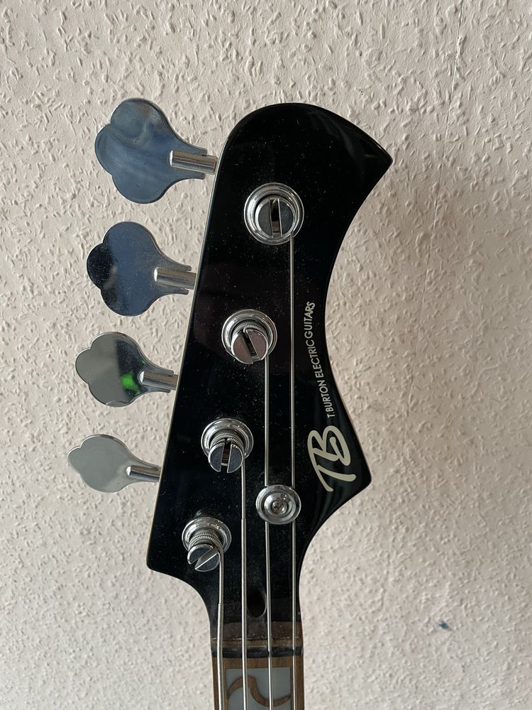 Gitara basowa T. Burton