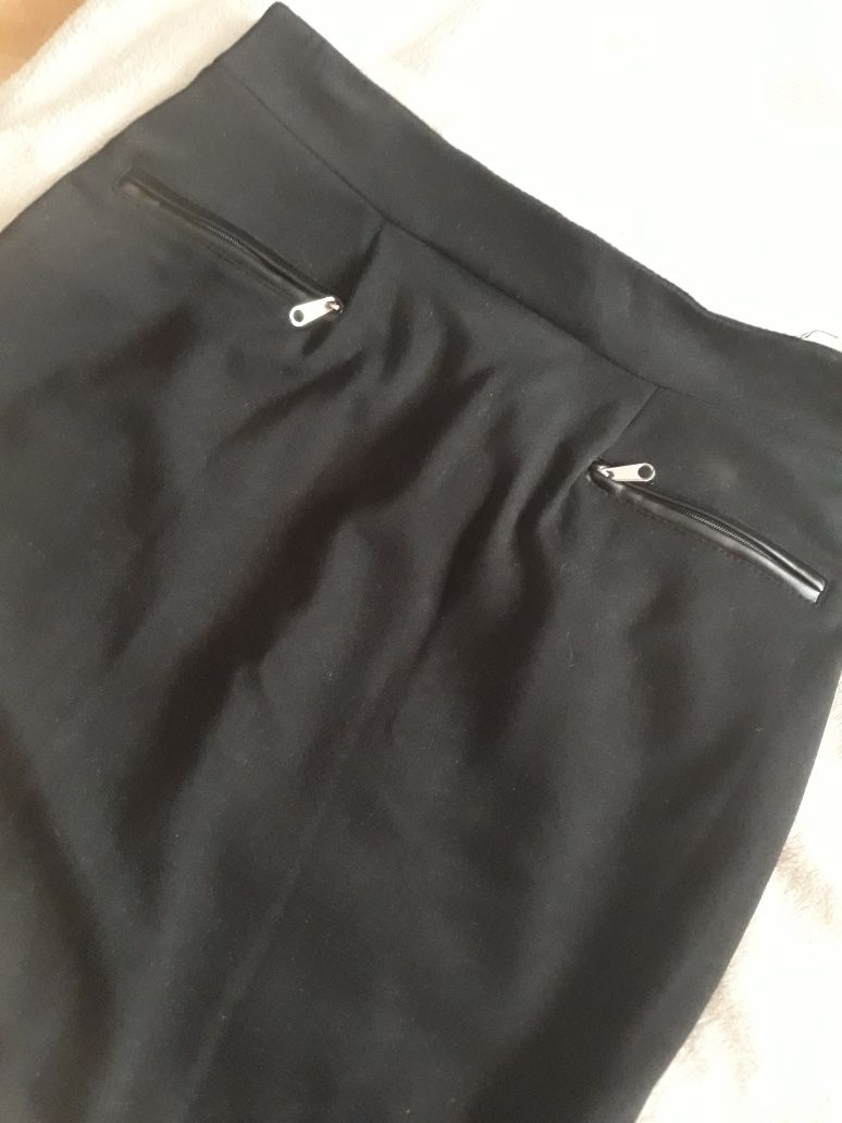 Nowa elegancka czarna spódnica (bez metki)