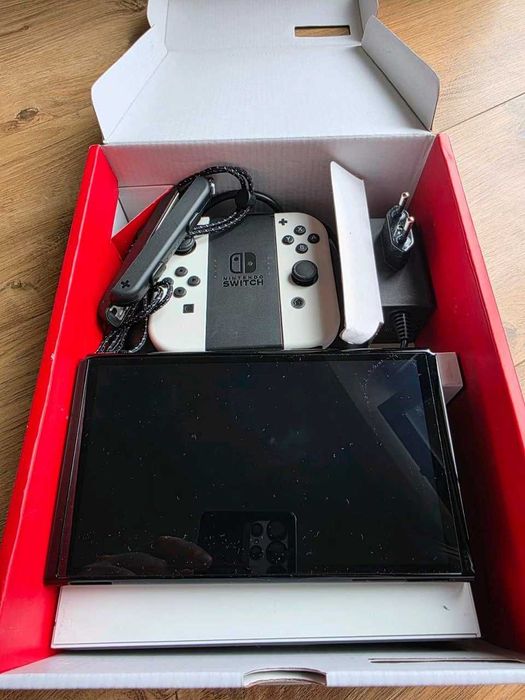 Kosnola Nintendo Switch OLED, świetny stan gwarancja