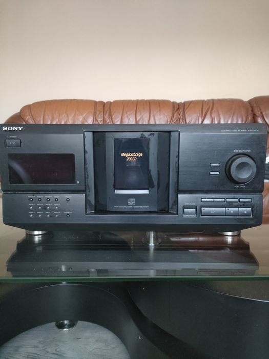 Compact disc player CDP- CX235. 200 CD SONY