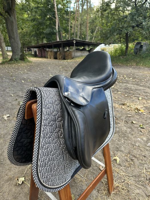Equipe - Siodło skokowe Evolution 17,5 (łęk 33 wg. Prestige)