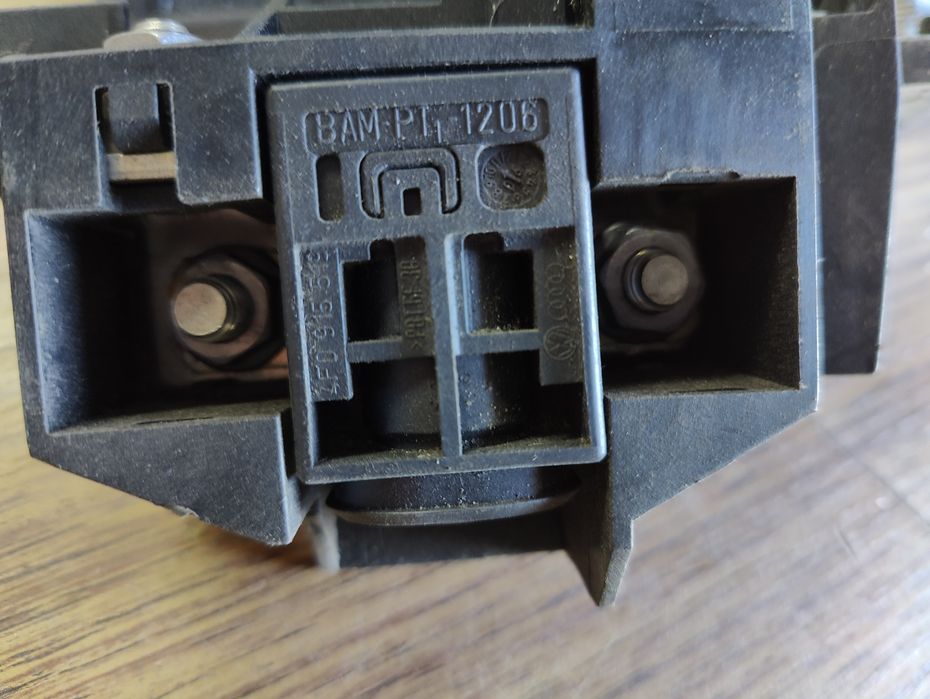 Audi A6 C6 klema pirotechniczna plusowa