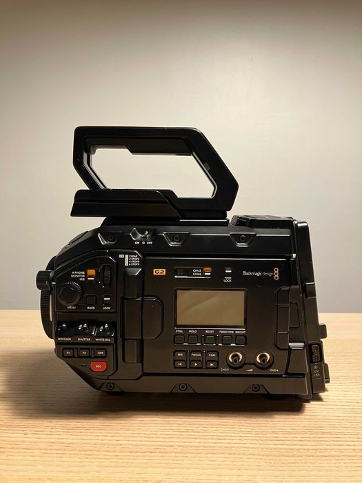 Blackmagic Ursa Mini Pro 4.6k G2 + Shoulder Mount + PL