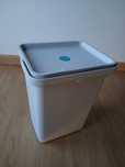 Caixote com tampa IKEA