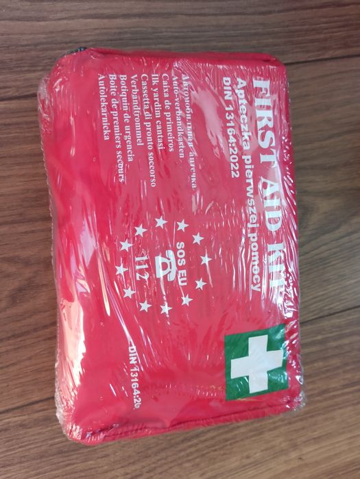 apteczka samochodowa nowa