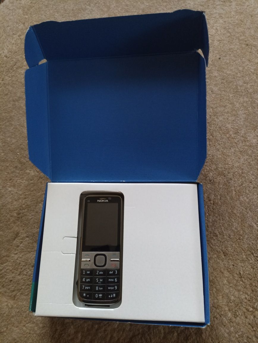 Telefon komórkowy Nokia C5