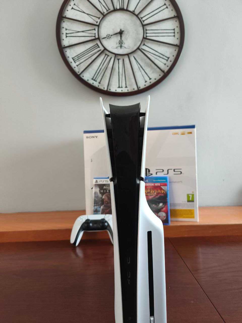 Sprzedaje Playstation 5 1 tb z dwoma grami