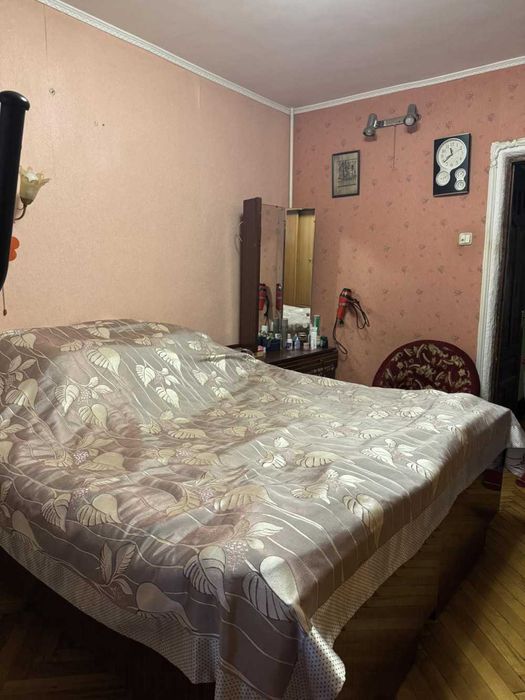 Продам 3 к. квартиру на Таирова. Раздельные комнаты. Лоджия. Жилая