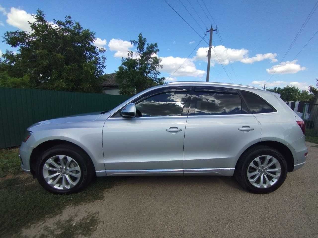 Продаю Audi Q5, 2012