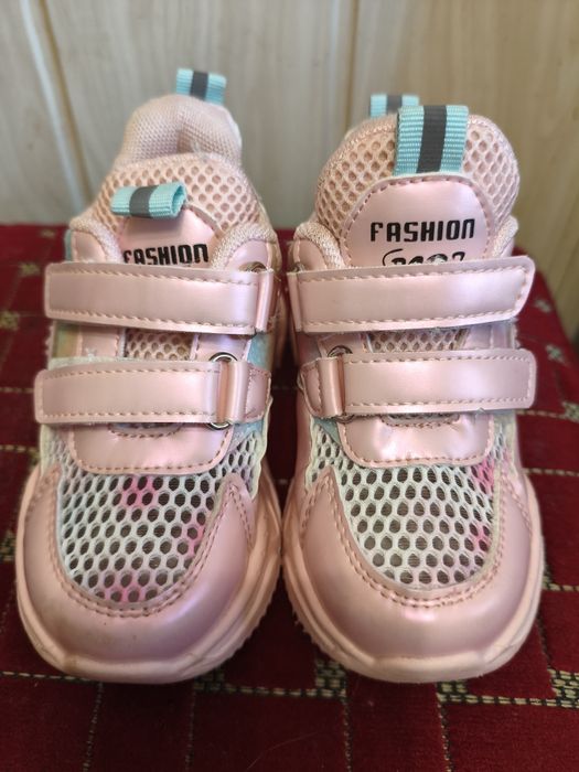 Кросівки з підсвіткою