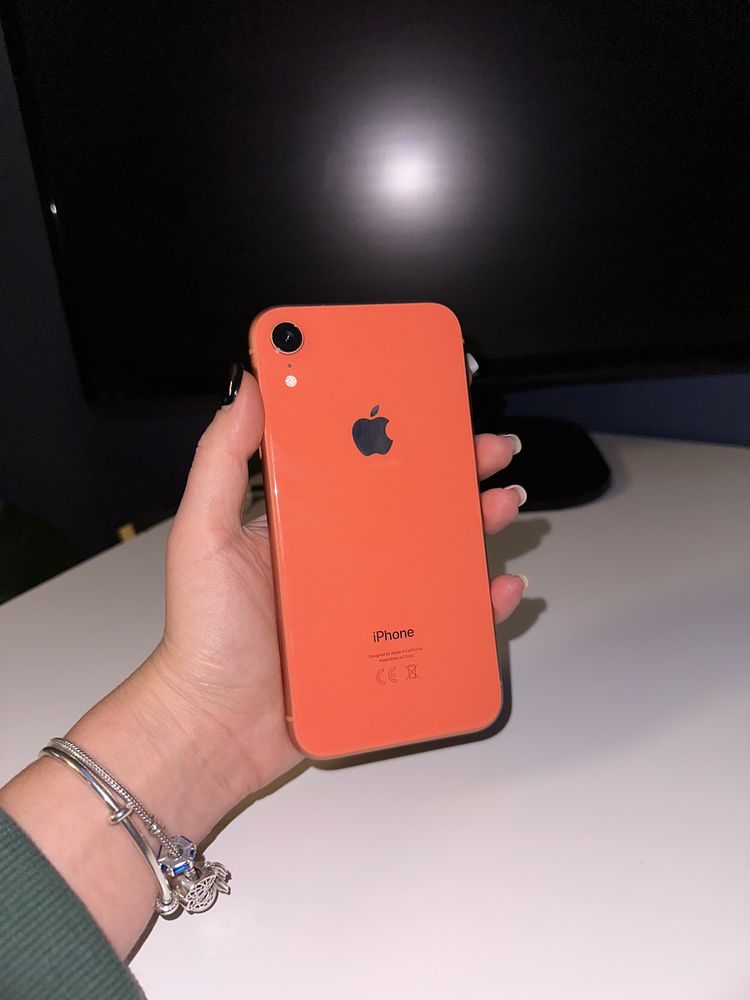 iPhone XR 64GB coral