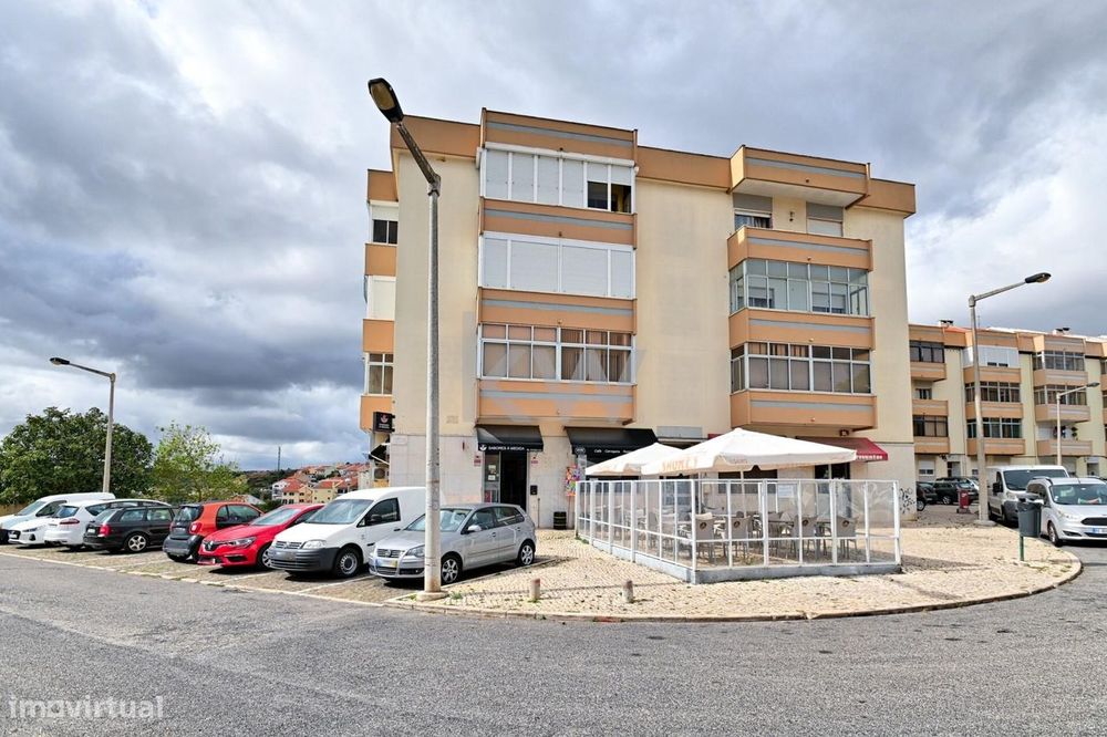 Café Restaurante Totalmente Equipado Para Trespasse Em Vale De Figueir