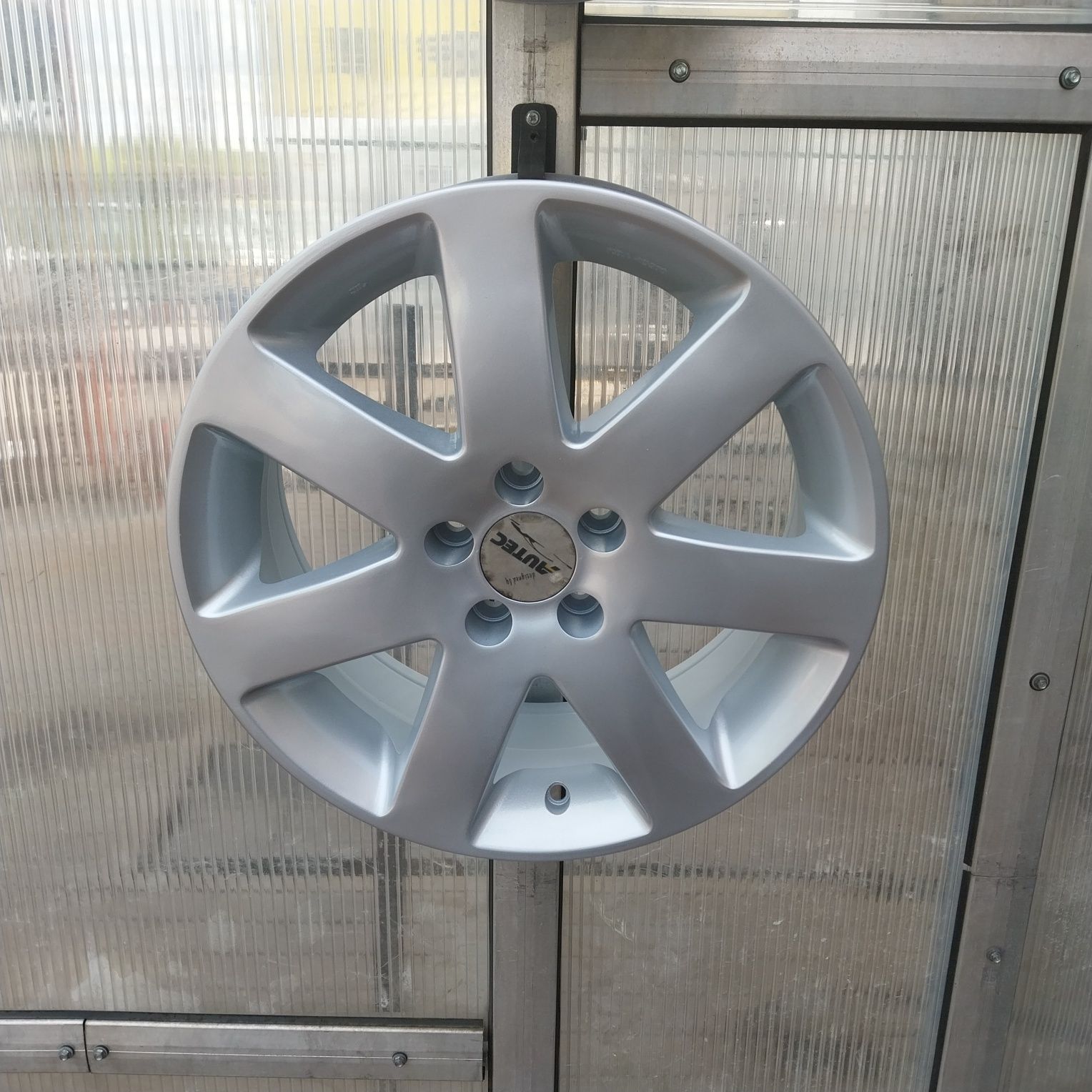 Felgi Aluminiowe R16 5x100 7J ET 42