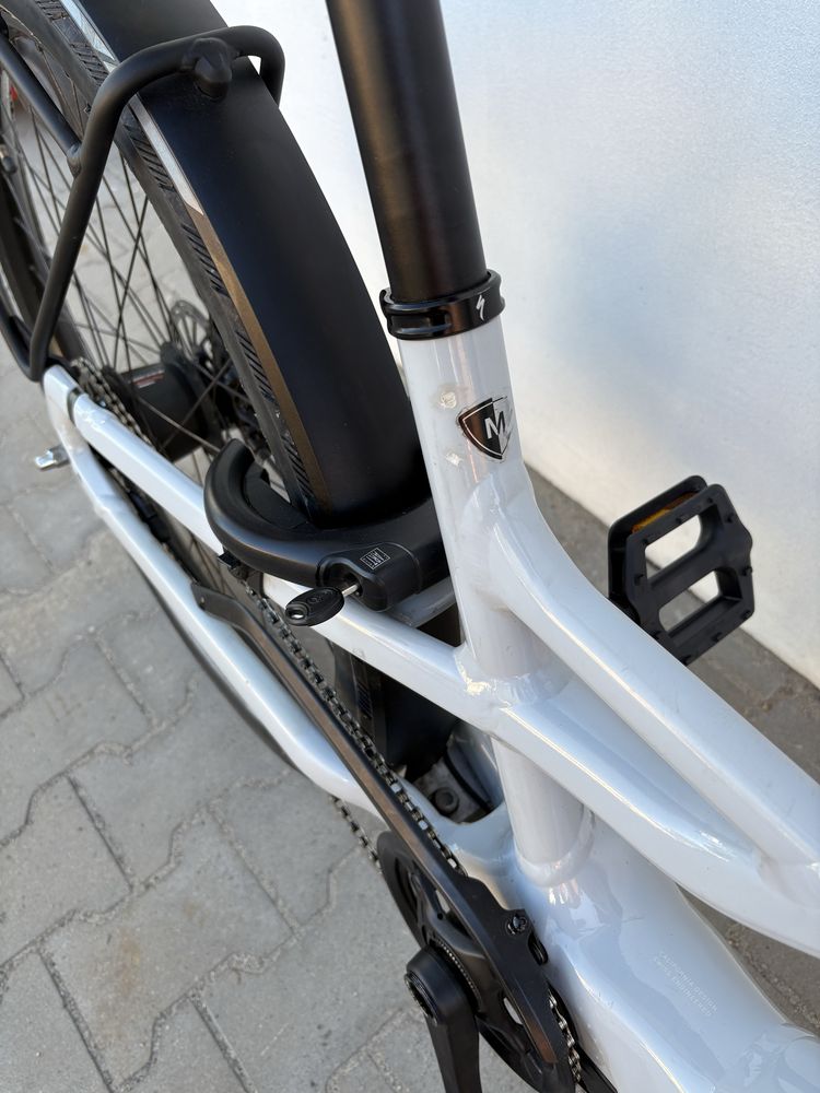 Rower Elektryczny Specialized Turbo Como SL 4.0 dokumenty ładowarka
