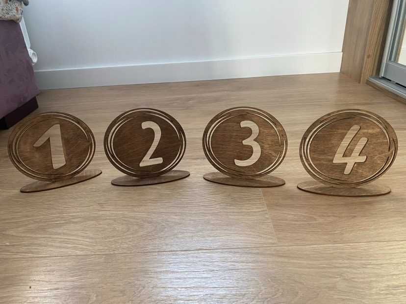 Numery stołów, szklane pudełko na obrączki