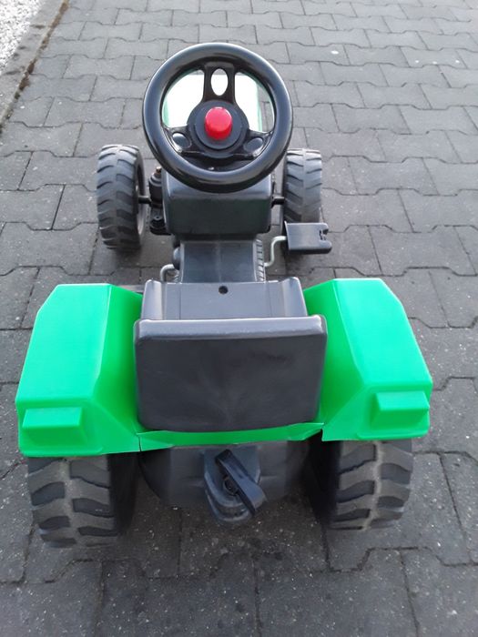 Traktor dziecięcy na pedały