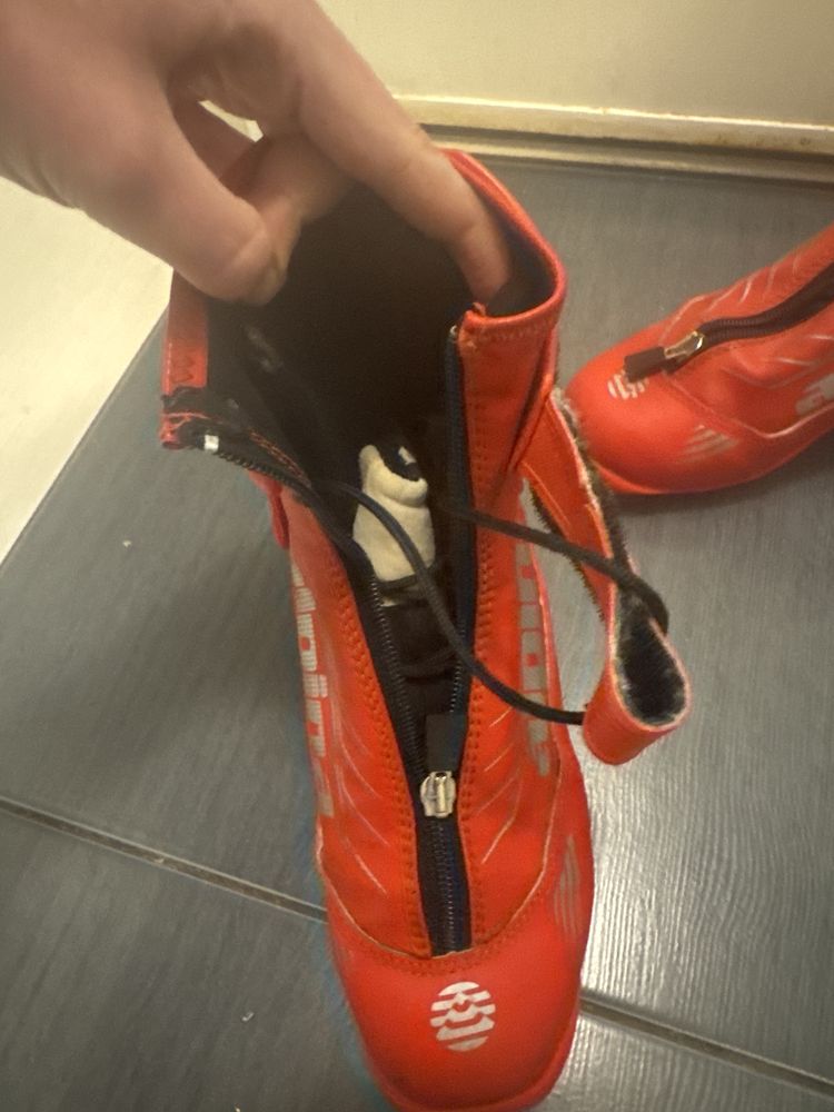 Buty biegowe Alpina RJ do stylu łyżwowego, do wiązań NNN rozmiar 38