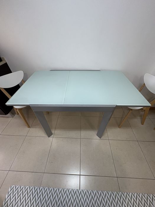 Mesa em vidro temperado