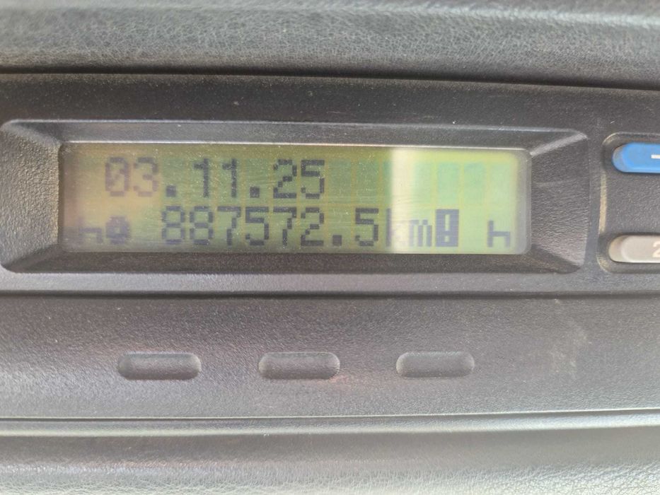 Camião Basculante 4 eixos com Toldo